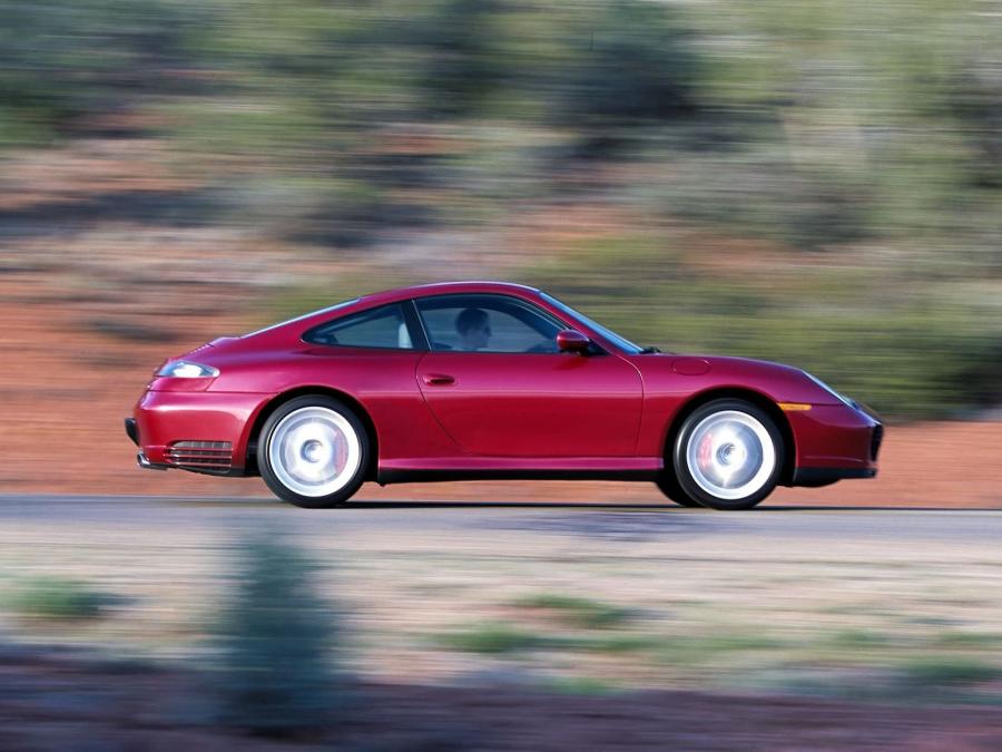  Porsche 911 Carrera 4S 2004 года  (фото 9 из 10)